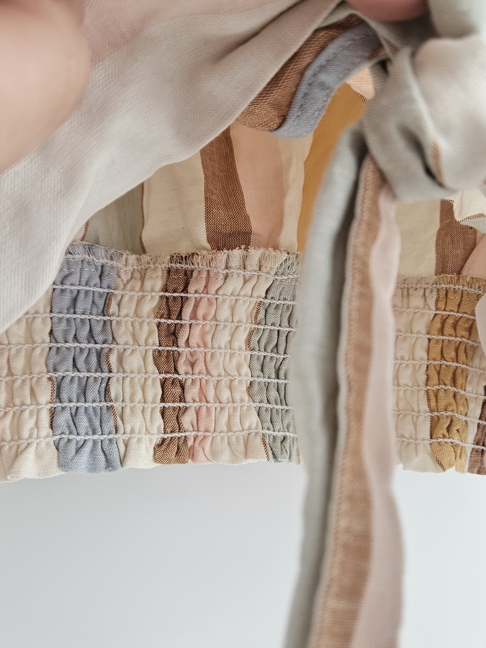 ONLY Pastel Striped Tie-Front Crop Top in Yellow, Pink, Green, Blue, Brown - Picture 4 of 5